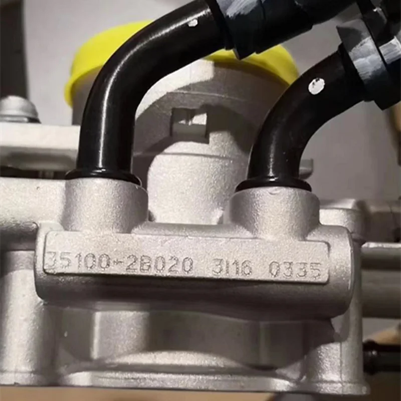 Солнечный срок двери 351002B020 клапан-бабочка 35100-2B020 для Kia Soul Am 1, 6L 93KW G4FC только 46890 км
