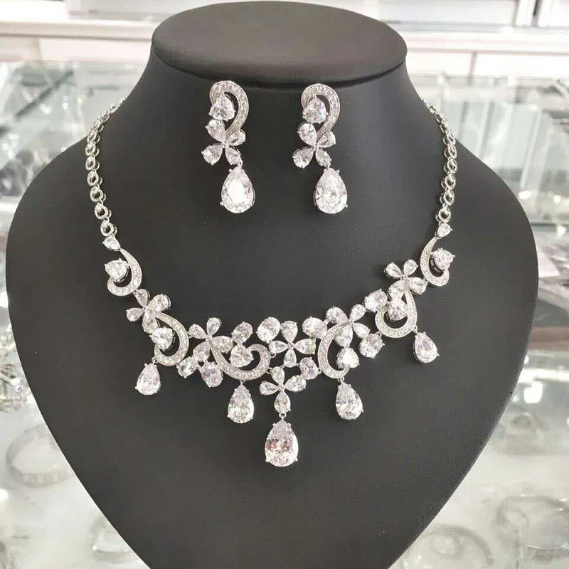 

LUXURY SPARKING BRILLIANT CRYSTAL zircon STUD EARRINGS AND necklace HEAVY DINNER JEWELRY SET WEDDING DRESS ACCESSARIES