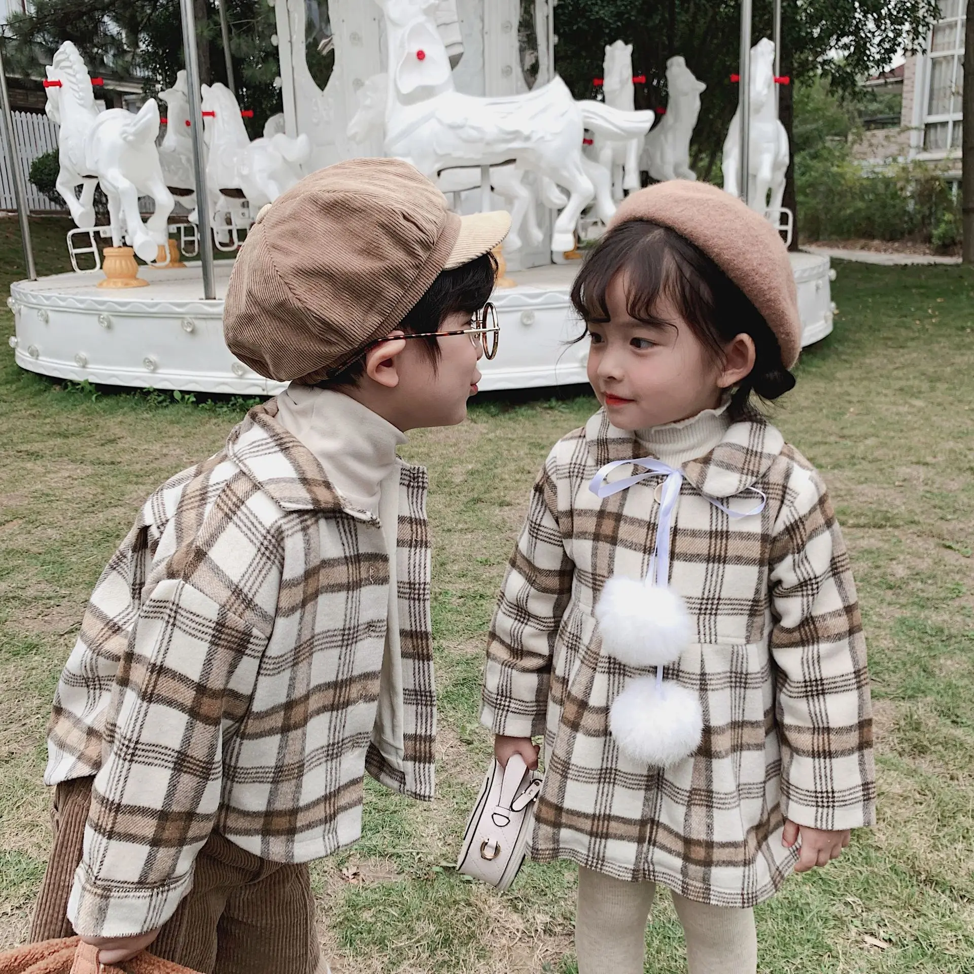 Детская одежда г. Зимняя Корейская рубашка с длинными рукавами для мальчиков и девочек клетчатая рубашка для детей среднего и маленького возраста