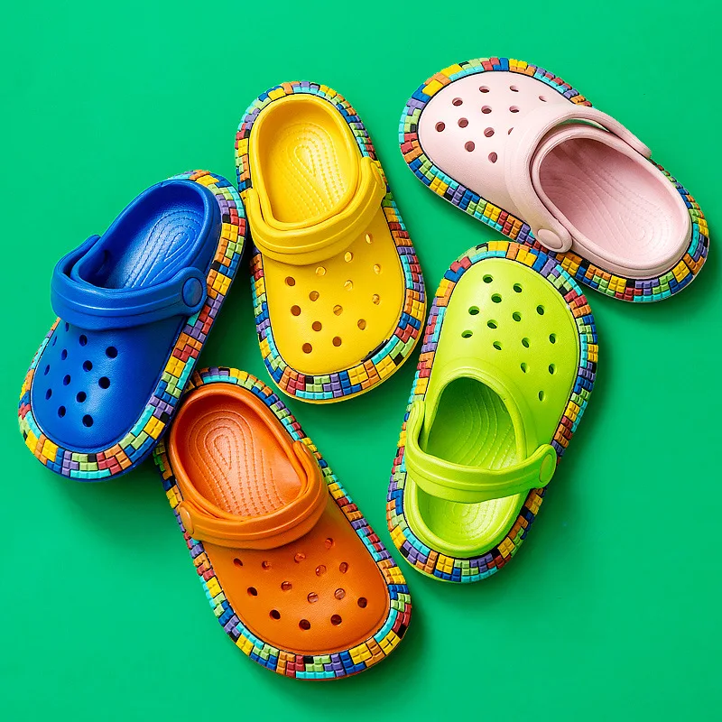 Niño Zapatos de playa niños 2021 Casual colorido los niños Arco Iris calzado para jardín niña Sandalias de moda se desliza al aire libre zapatos de jardín de Eva calzado para jardín