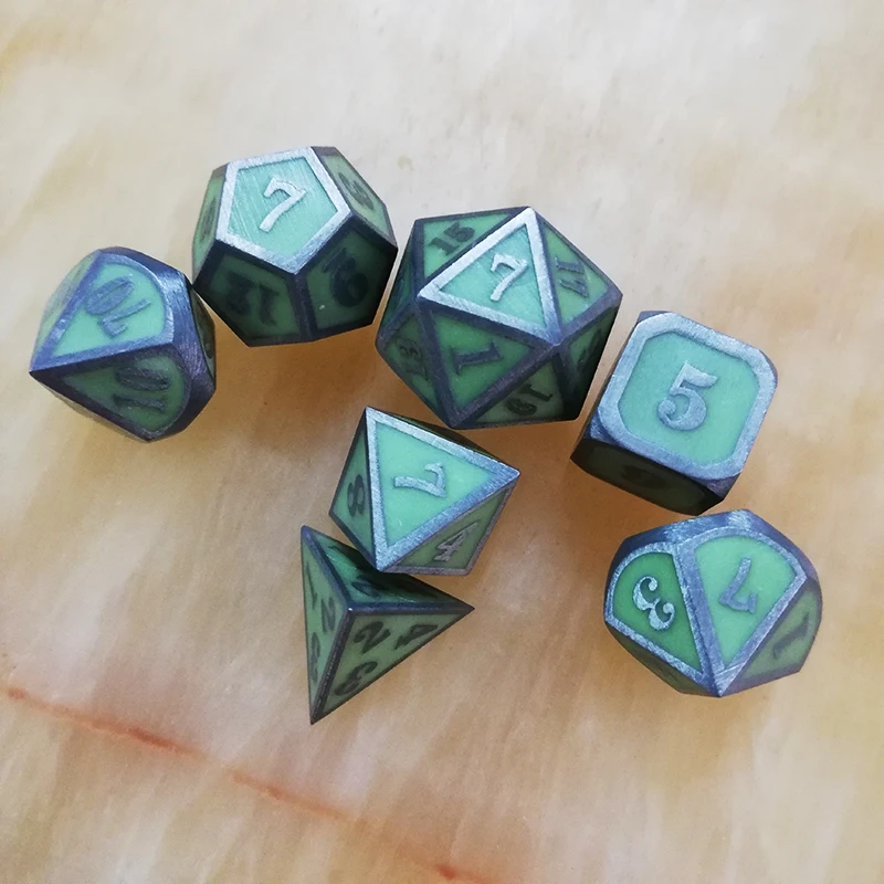 Светящиеся Зеленые игральные кости DND металлические РГП набор многогранные подземелья и дракон d20 10 8 настольные игры цинковый сплав Зеленый цифровой узор в кости