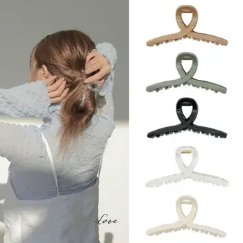

Popular Korean INS 2020 Temperament Large Strong Crab Clip Makeup Headdress Perfect Hair Claw Women Ladies Hair Accessories