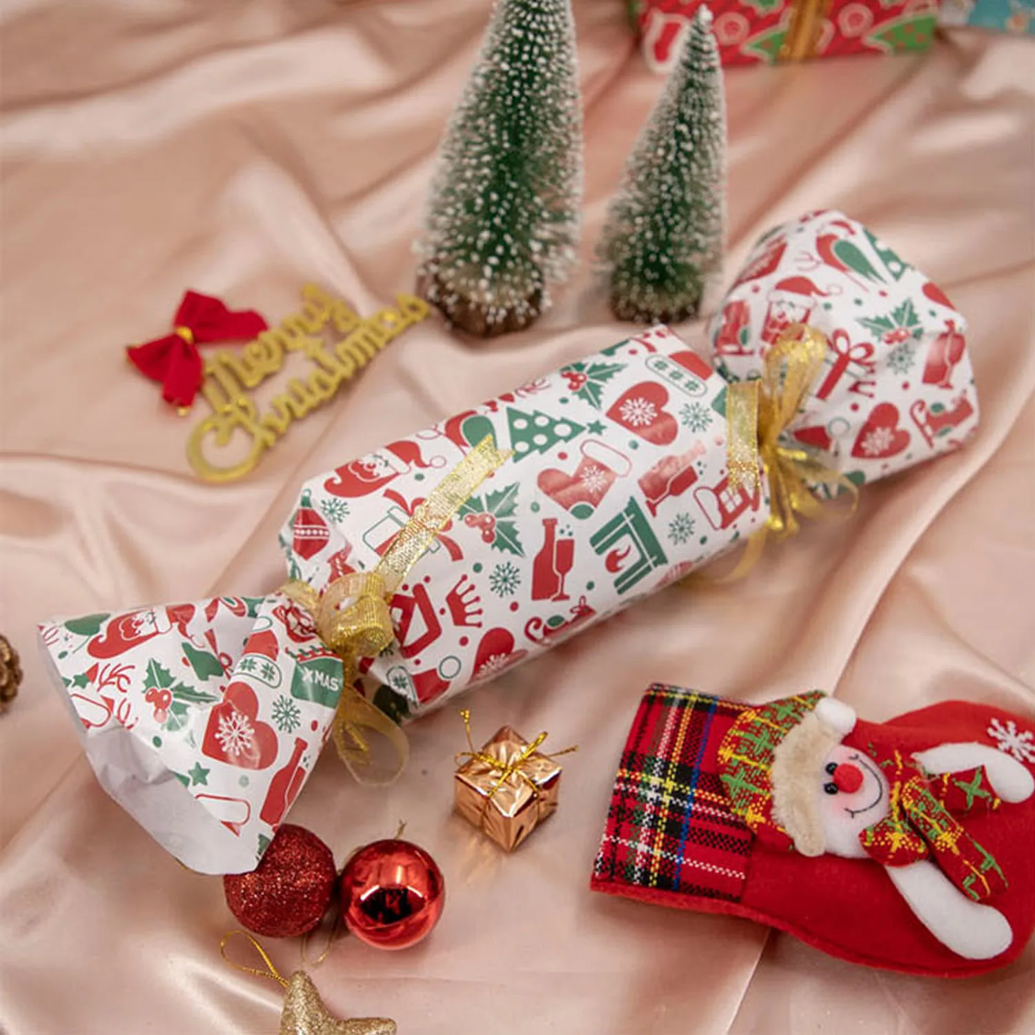 Behogar 10 Sheet Christmas Gifts Wrapping Packaging Paper with 1 Roll Glitter Ribbon for DIY Crafts Xmas Presents Random Style