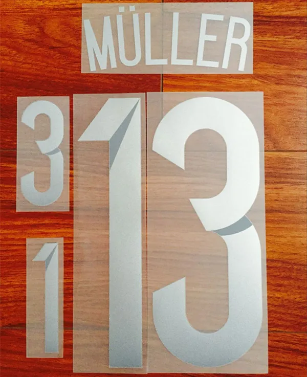 2012 Германия SCHWEINSTEIGER#7 PODOLSKI#10 MULLER#13 напечатанный нарисованный значок футбольной штамповки - Цвет: MULLER