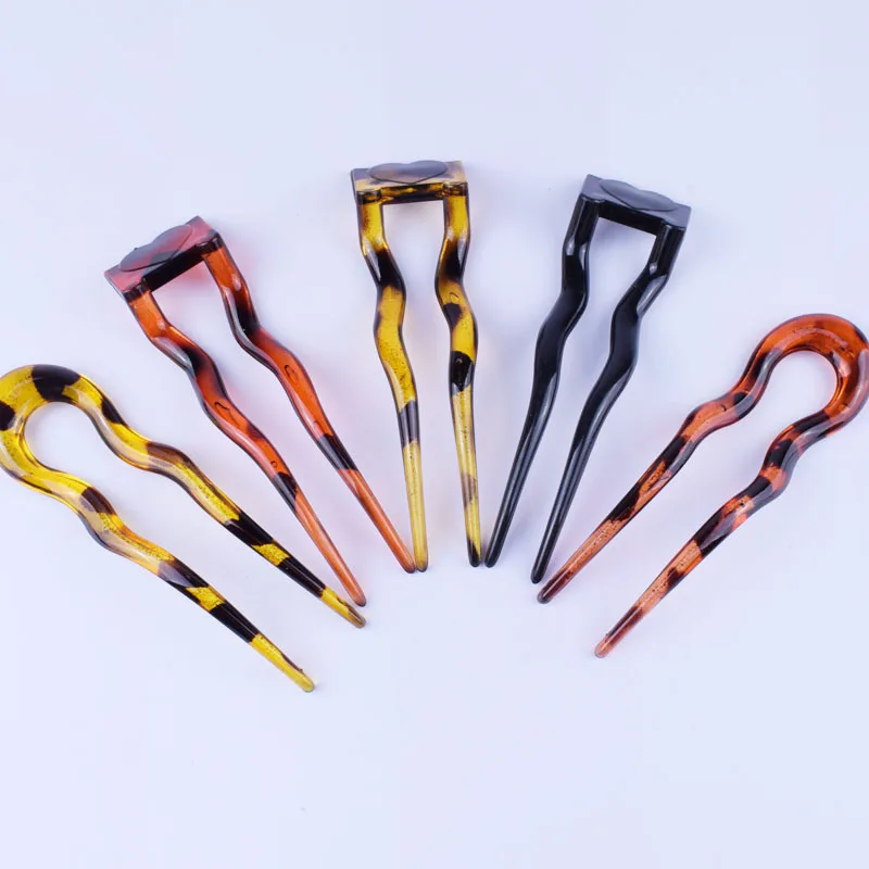 

2019 New U Shape Hair Clips Grips Convenient Simple Plastic Forks Styling Tool Hairpins Newly Magic Bending Hairwear Decoration