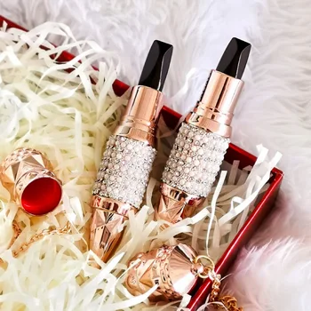 

The Queen's Scepter admires lipstick, a three-color matte soft mist, cattle blood color, koi color, rotten tomato color, long-la