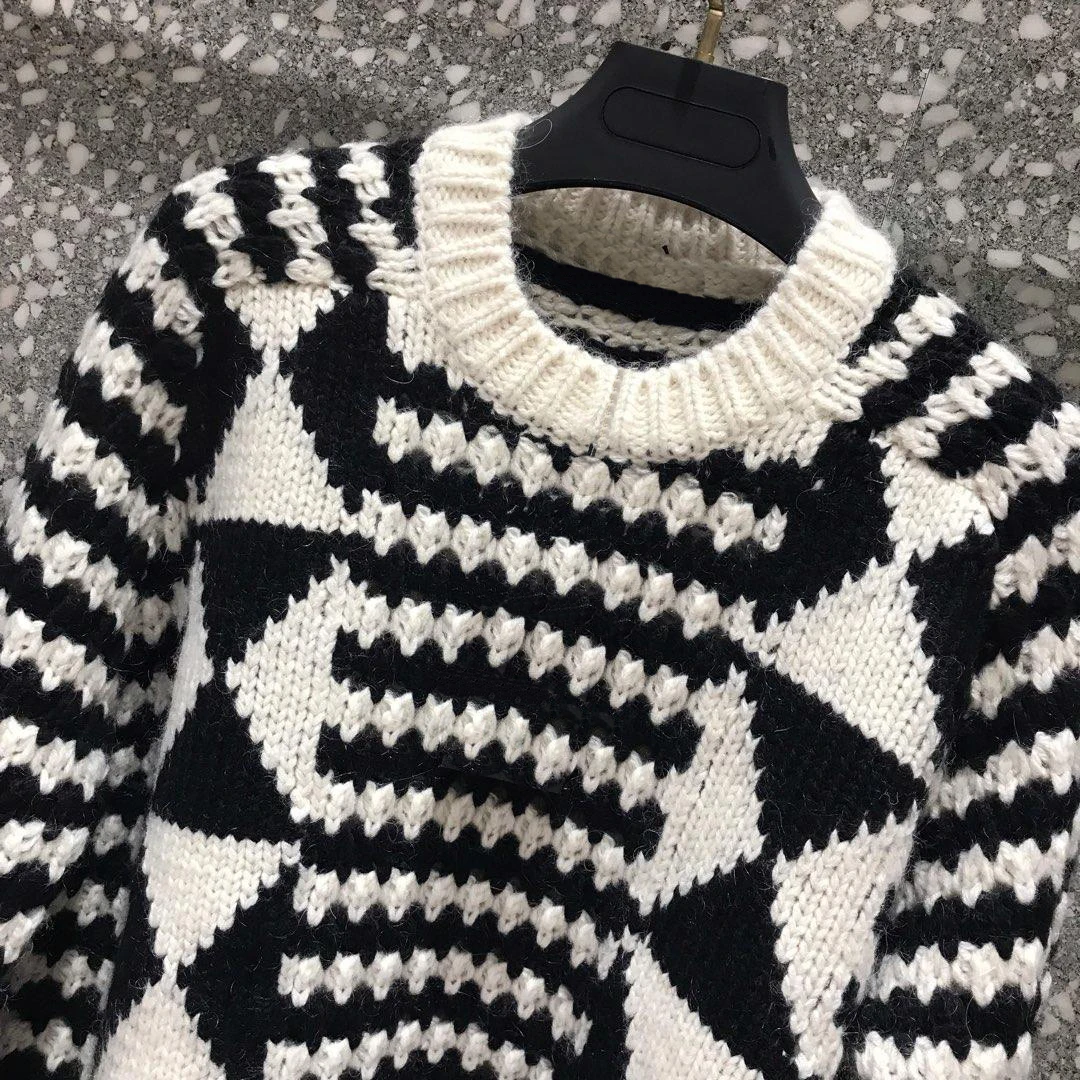 new ladies fashion long-sleeved sexy thick-knit sweater 0807