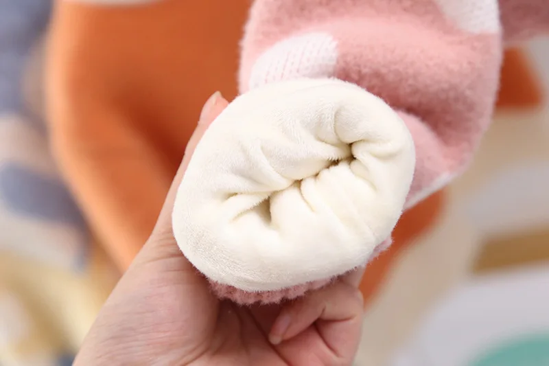 Осенне-зимний свитер для маленьких девочек; плотные бархатные вязаные свитера с кружевом для девочек; Высококачественный пуловер для новорожденных детей