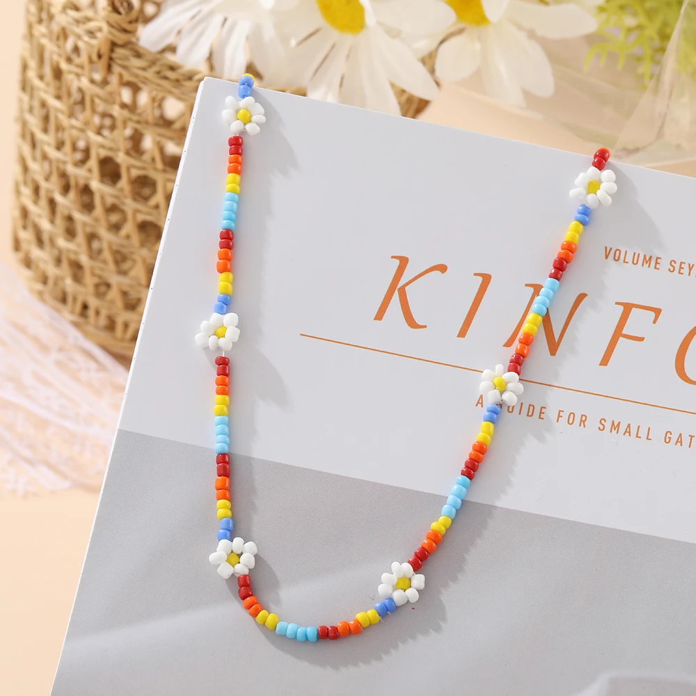 2021 New Lovely Daisy Flower Colorful Beads Pearl Clavicle Choker Necklace for Women Girls Spring Summer Jewelry Wholesale 