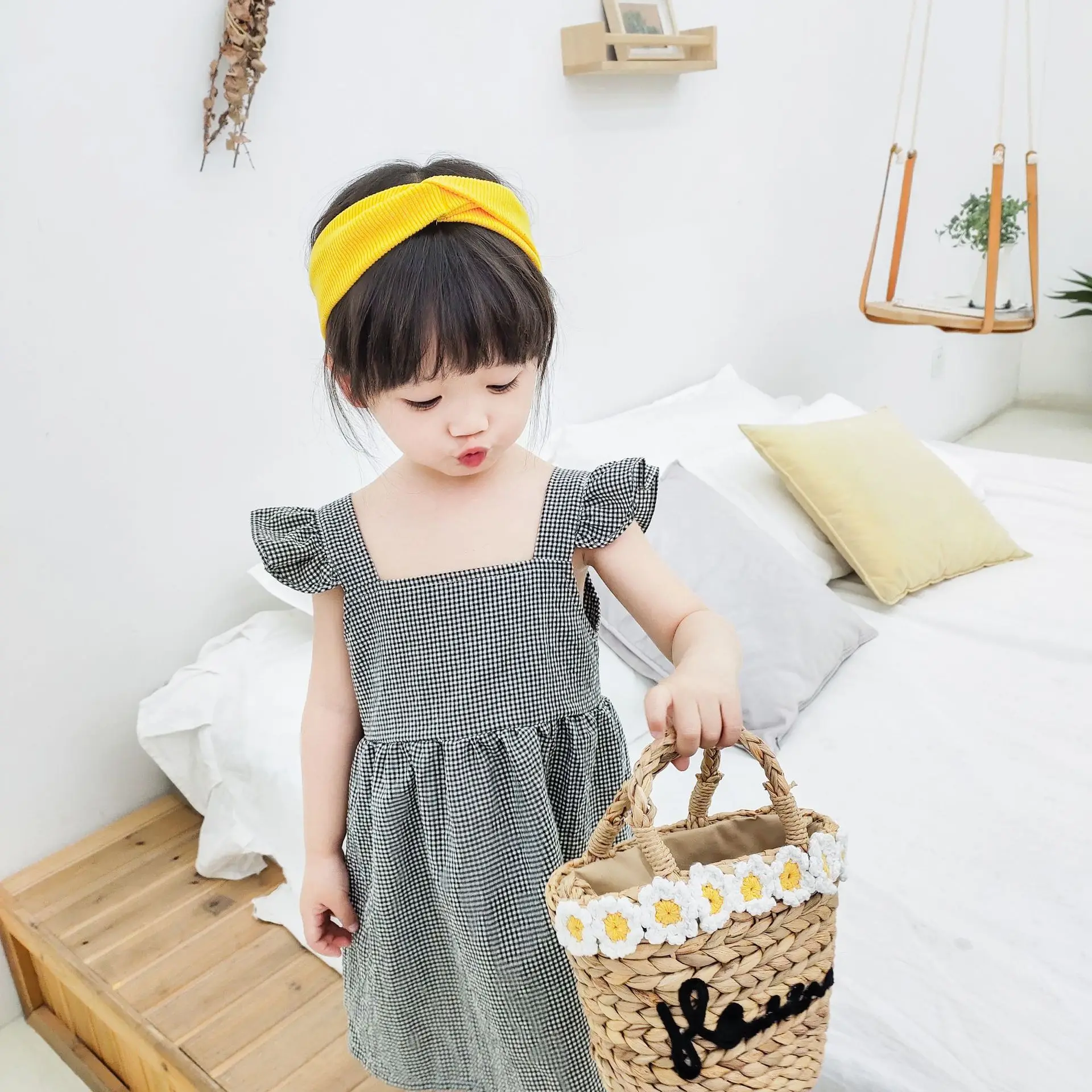 

2020 Children New Spring and Summer Girls Plaid Princess Dress Toddler Girls Cotton Fashion Flying Sleeve Wood Ear Dresses