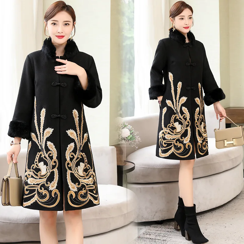 

2019 Winter New Style Black And White with Pattern Woolen Jacket Women's Nobility Western Style Machine Embroidery Women's Kuota