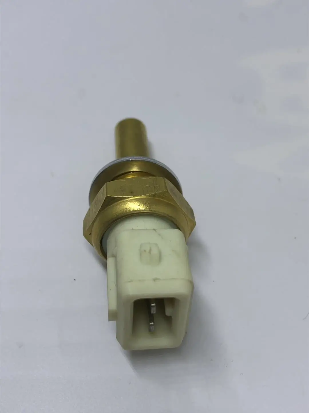 

Suitable for Mercedes-Benz Automotive Temperature Sensor Water Level Sensor 0041531628