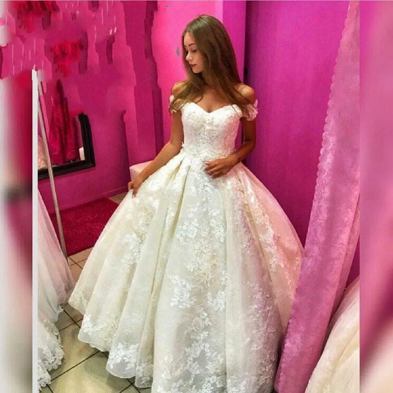 

Ivory Princess Off the Shoulder Wedding Dresses Lace Appliques Cascading Ruffles Robe de mariage Wedding Gown Floor Length