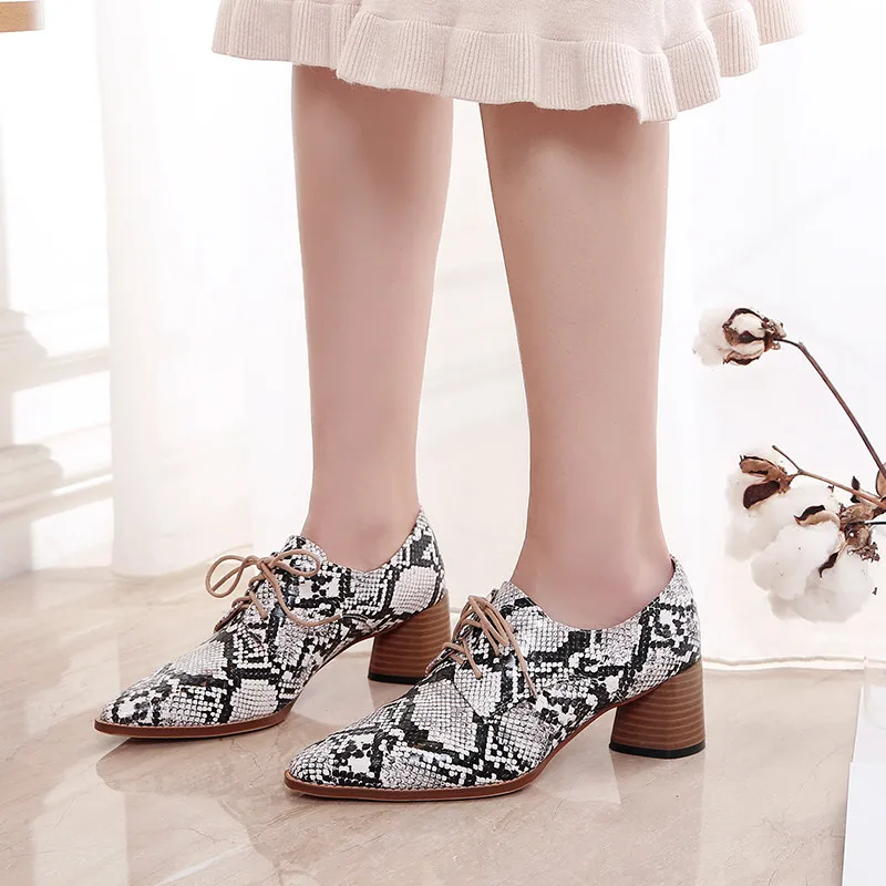 

2019 Retro Snake Stripe Lace Up Block High Heels Gladiator Pumps Women Pointed Toe Spring Autumn Ladies Shoes Big Size