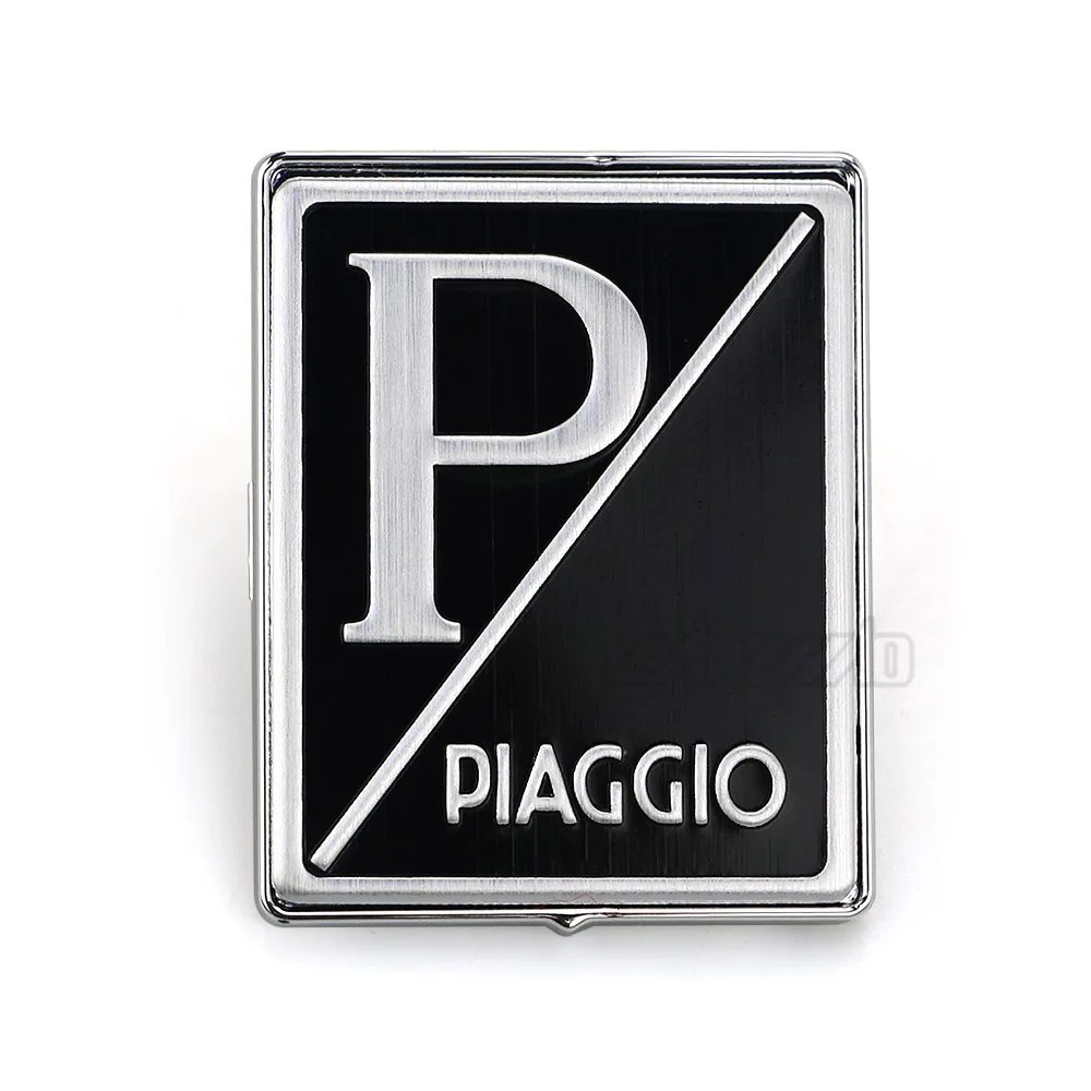 VESPA FRONT BADGE (5)
