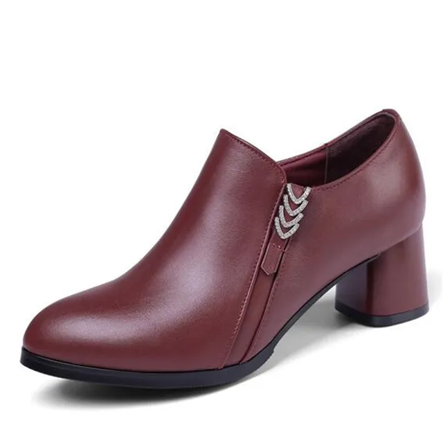 famous footwear non slip