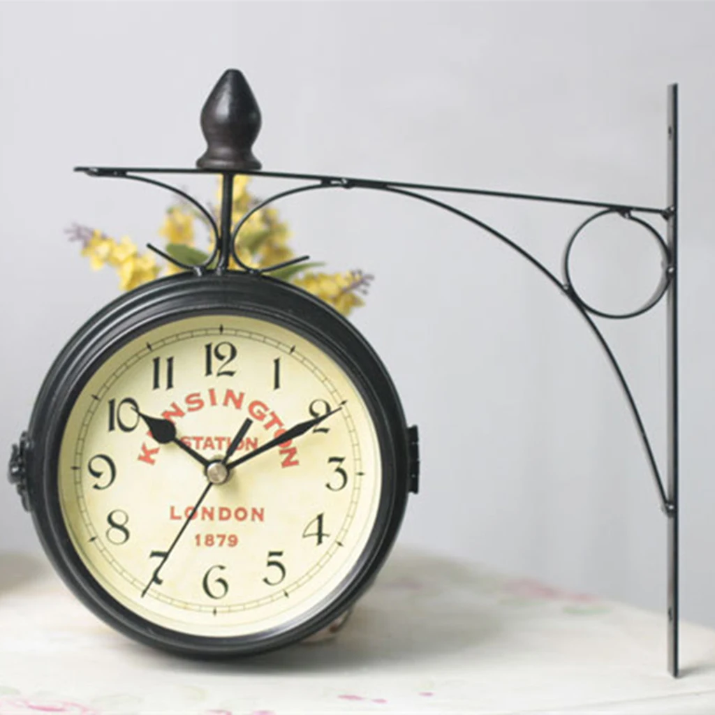 Outdoor Wall Clock ing Retro Double Sided Battery Powered Metal Mount Vintage Garden Coffee Bar Decoration Round Station