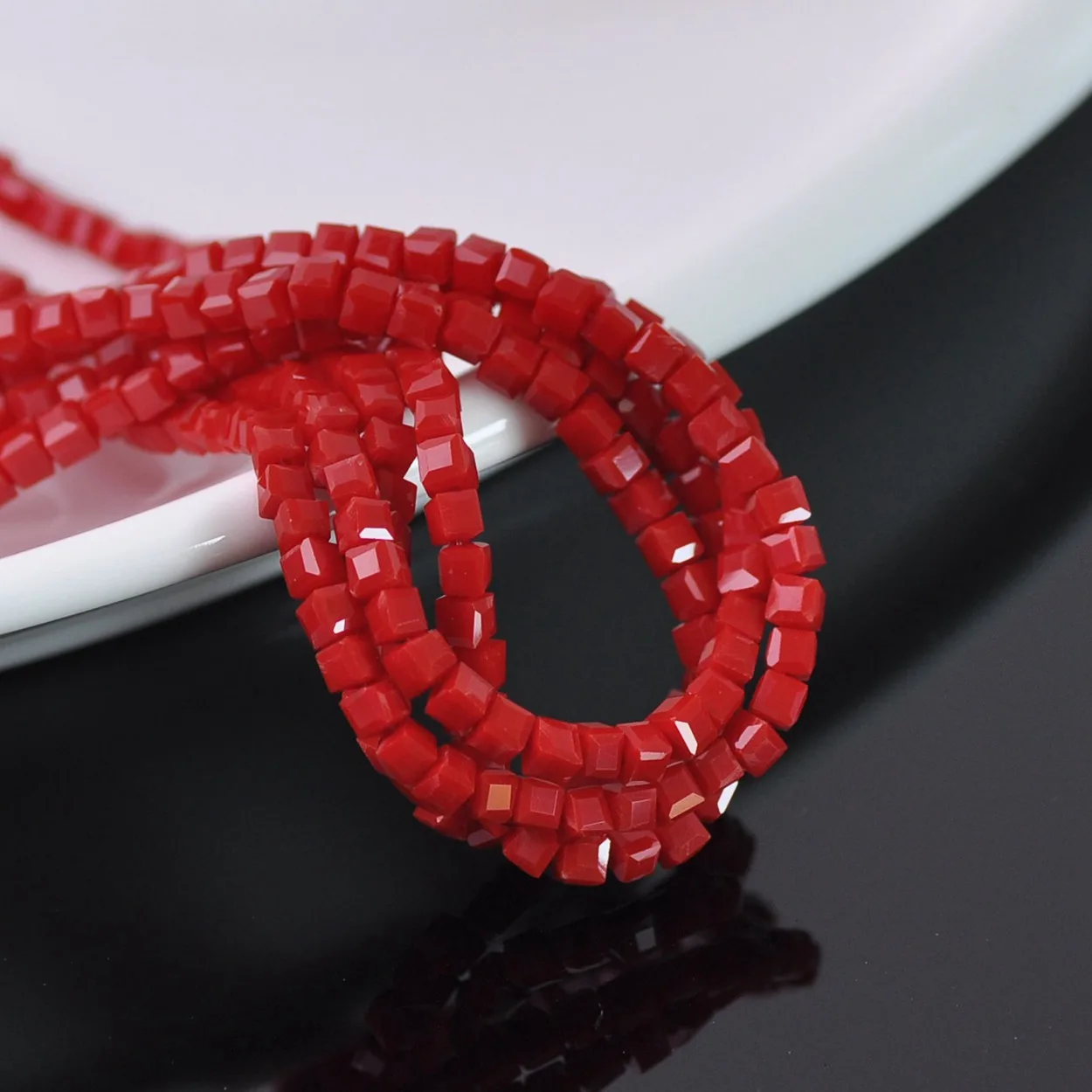 200pcs Opaque Deep Red 3mm Small Cube Square Faceted Czech Crystal Glass Loose Crafts Beads Wholesale lot for Jewelry Making DIY cube ball bead earring pendant silicone mold square oval bracelet beaded epoxy mold diy jewelry making necklace bracelet tools