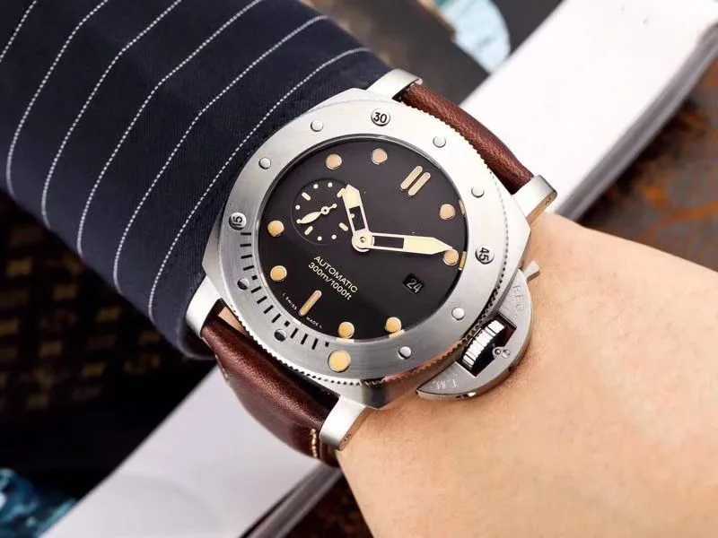 

WG1077 Mens Watches Top Brand Runway Luxury European Design Automatic Mechanical Watch