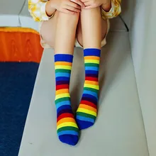 Для женщин девочек Повседневное носки для девочек в радужную полоску; сапоги-трубы; зимняя теплая Мягкий хлопок носки, подарок на Рождество для малышей medias de mujer FN65