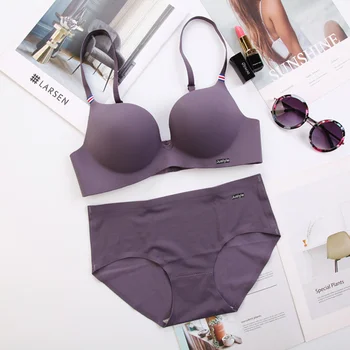 

Fashion Seamless Bra Set for Women Push Up Wireless Bra And Panty Set Sexy Lingerie Bralette Intimates Gathered Underwear Set