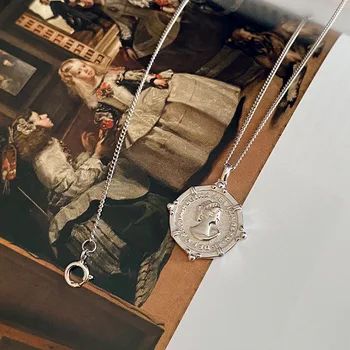 

South Korea Dongdaemun S925 Fine Silver Western Style Fashion Coin Necklace Queen Queen round Plate Coins Choker