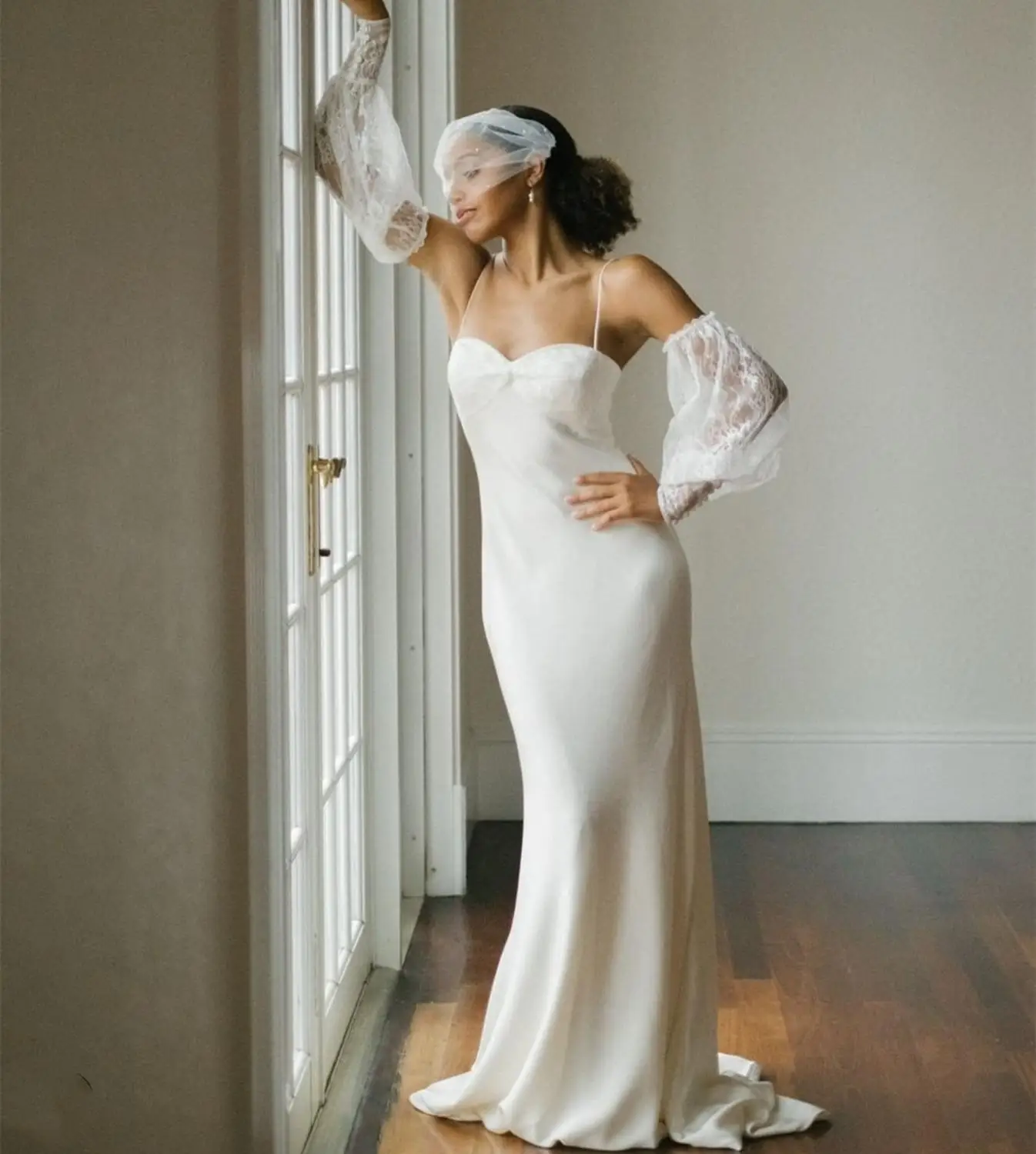 

2020 Bohemian Wedding Dress Spaghetti Strap Lace Sleeve Bridal Gowns White Ivory Mermaid Elegant Robe Mariage Backless Dress