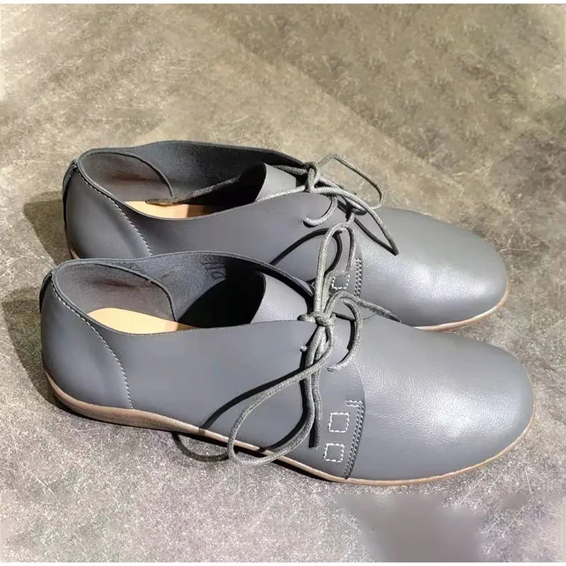 Осенняя Женская однотонная обувь из искусственной кожи на плоской подошве; женские кроссовки со шнуровкой; прошитая повседневная обувь на платформе без шнуровки; Новая модная обувь размера плюс