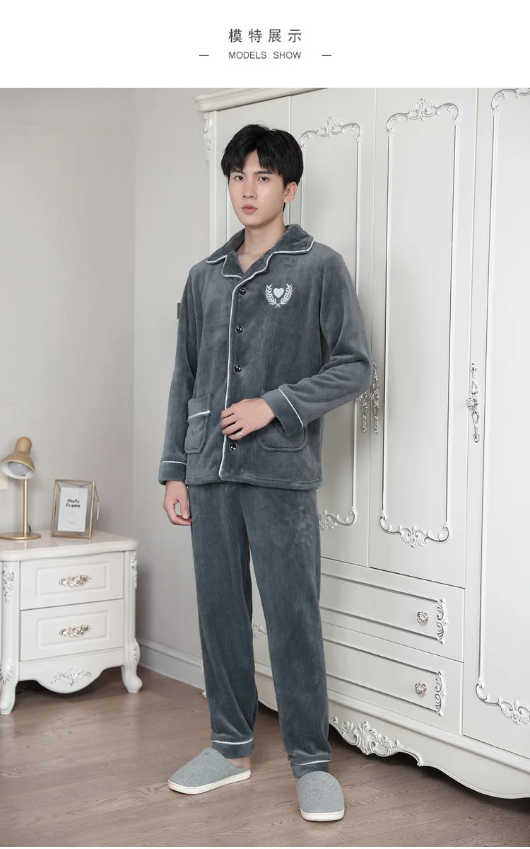 21503591608_1435614937