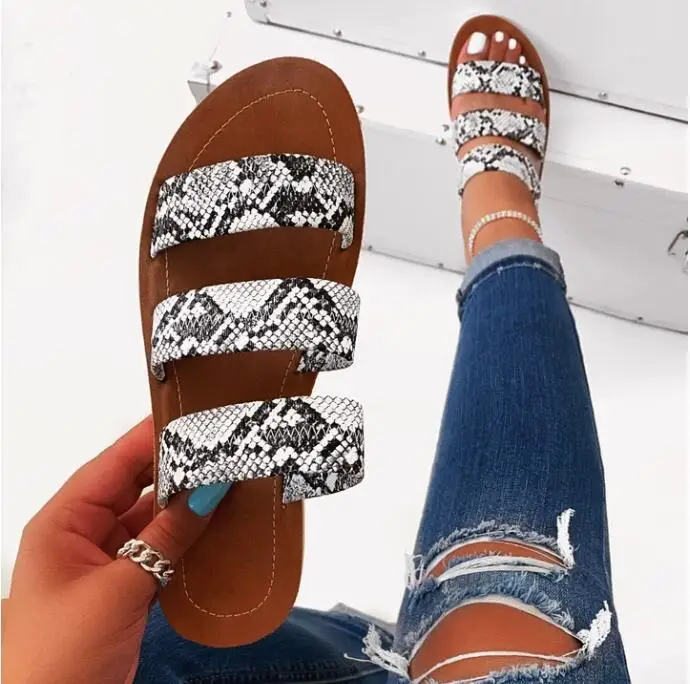 

2020 summer plus size flat sandals and slippers snake snake slippers female casual open toe hollow slippers X197