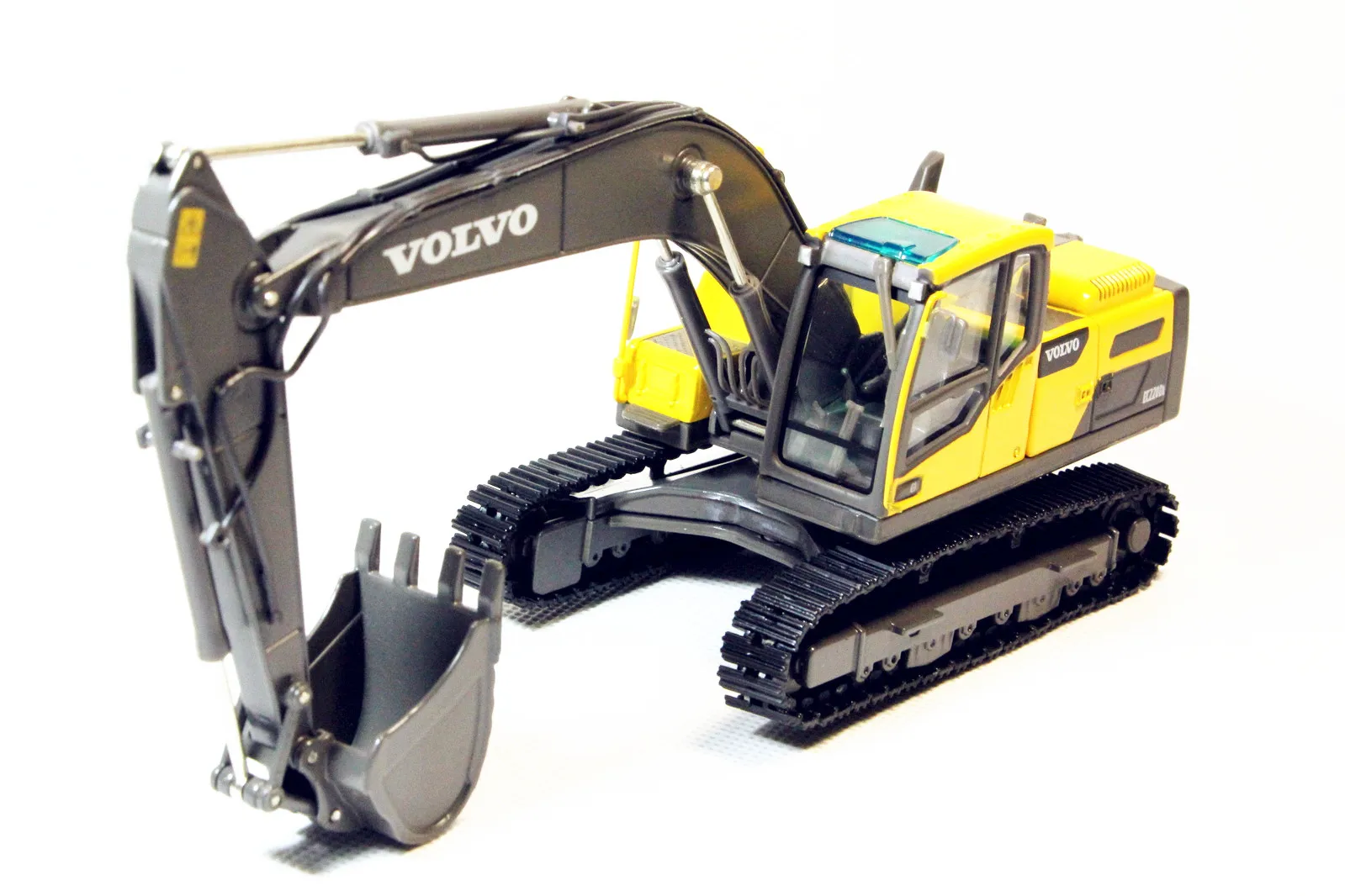 

1/50 Scale Volvo EC220DL Crawler Excavator DieCast Model Collection Toy Gift