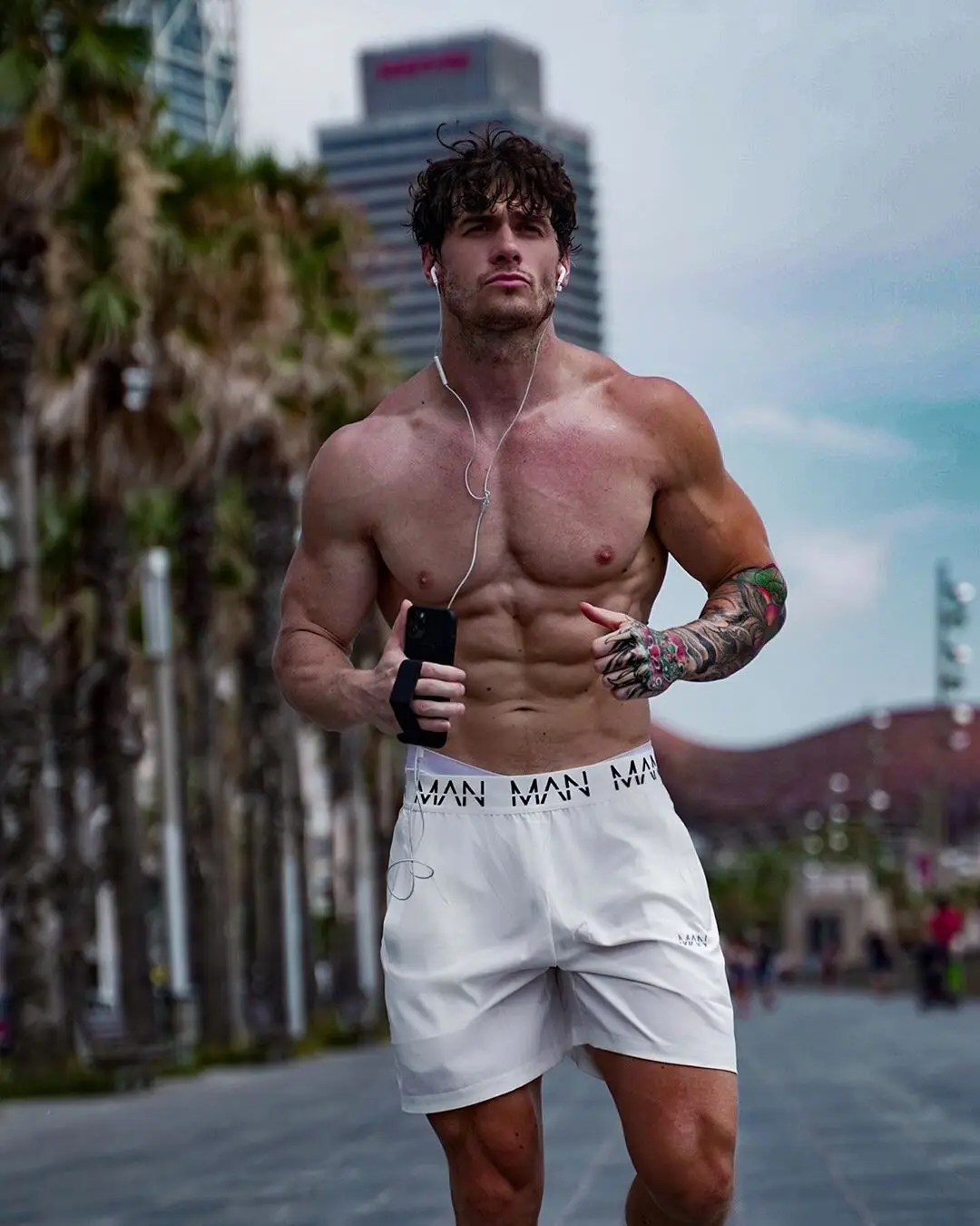 New Men chinlon Fitness Bodybuilding Shorts Man Summer Gym Workout Male Breathable Quick Dry Sportswear Jogger Beach Short Pants smart casual shorts mens