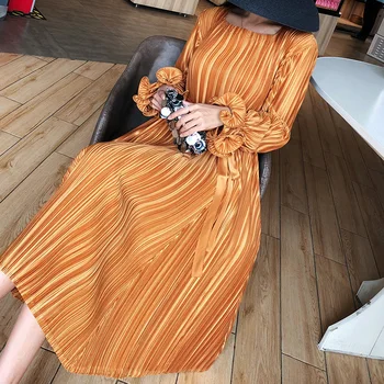 

LANMREM 2020 New Spring Summer Round Collar Solid Color Bandage Flare Sleeve Dress Women Vintage Loose Pleated Dress Tide PD950