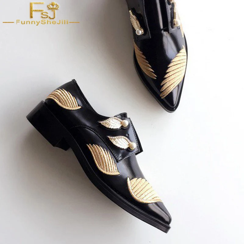 Туфли-оксфорды с острым носком, в винтажном стиле, с золотой вышивкой, жемчугом, лакированные, блестящие, черные, на плоской подошве, Осенние, на квадратном каблуке 2 см, большие размеры 15 16, женская обувь, FSJ