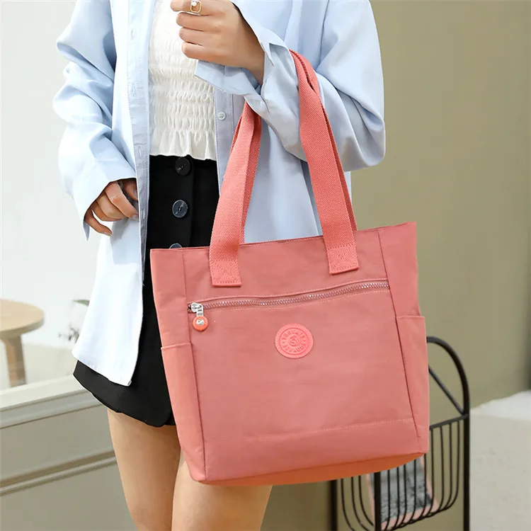 2021 New Nylon Large Capacity Summer Ladies Beach Shoulder Bag Woman Designer Handbags Youth Ladies Bags Tote Ladies Casual Bag