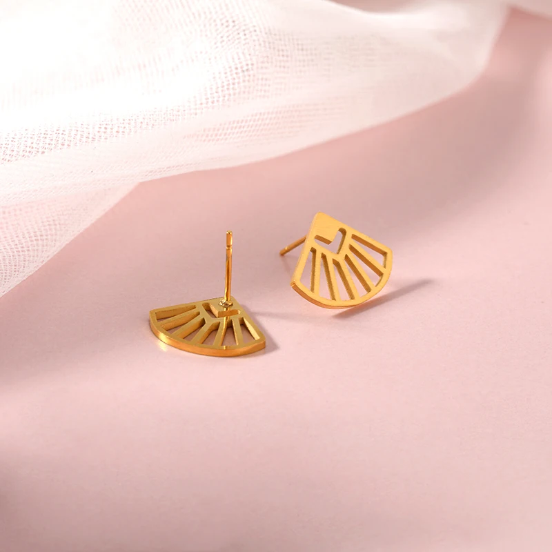 

ICFTZWE European America Trendy Charms Metal Earrings Fan Round Flower Golden Women Party Cheap Earrings Brincos Bijoux Gift