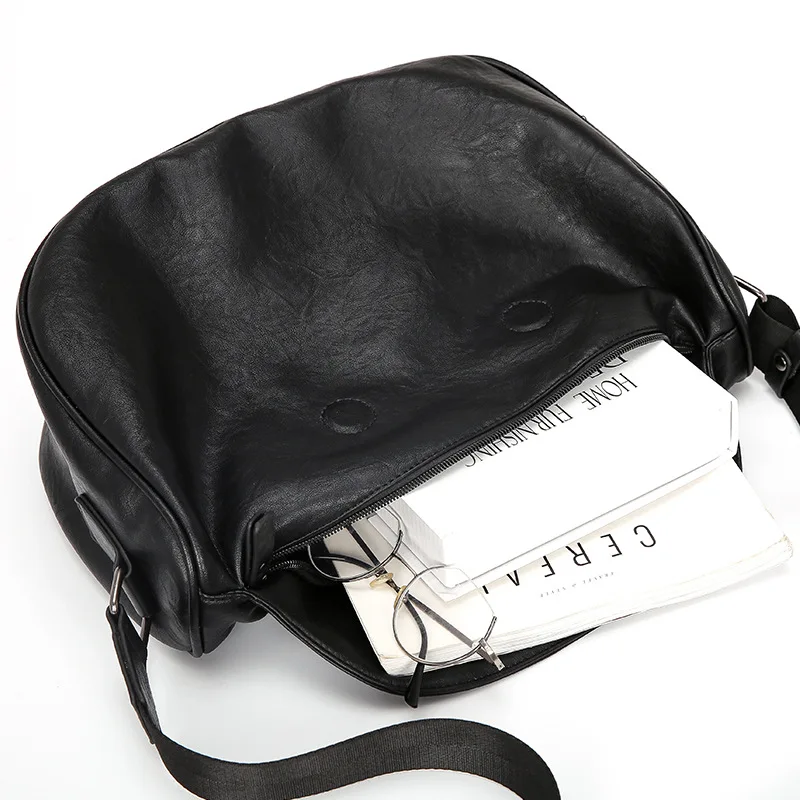 

2019 new trend men's dumplings bag fashion Harajuku shoulder Messenger bag trend across casual retro women's bags