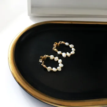 

Fashion Statement Earrings 2019 Round Pearl earrings For Women Golden Shiny Crystal Earrings Hoop Earring modern Jewelry Gifts