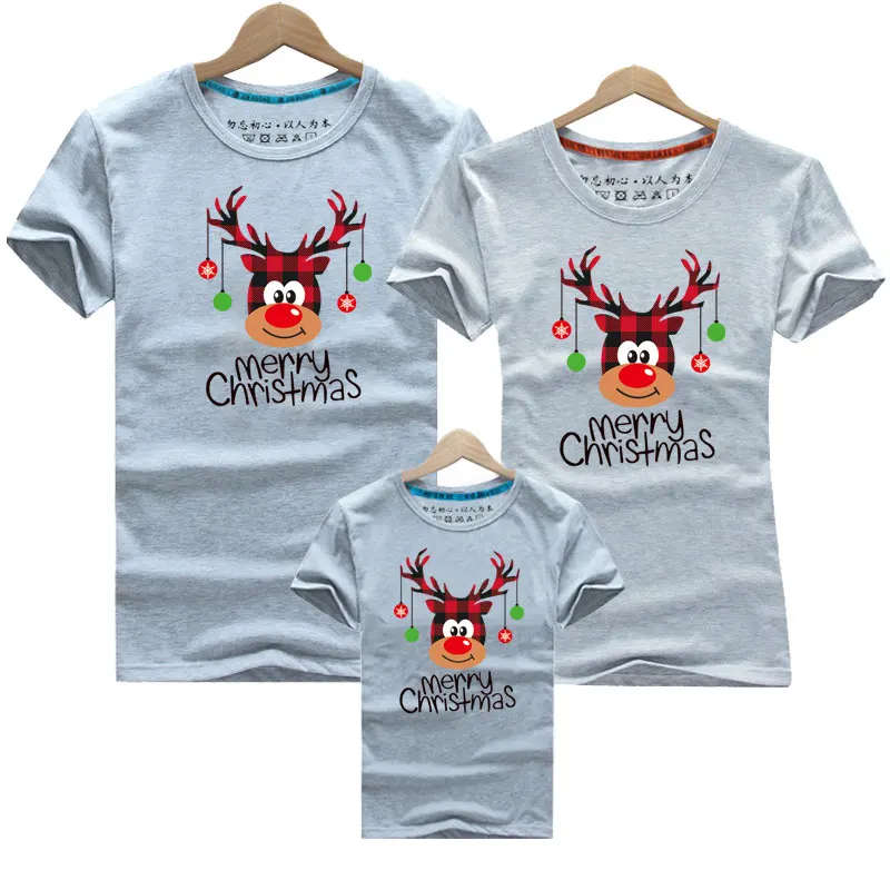 Ropa familiar a juego de Feliz Navidad Camisetas con estampado de ciervos de dibujos animados Tops para madre e hija Padre Hijo Mamá Look familiar Niños