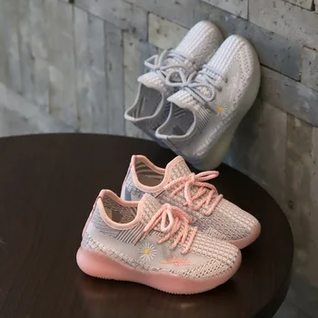 

Children's sports shoes 2020 new children's shoes small daisy boy and girl middle and large children's flying woven running sho