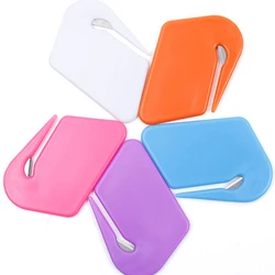 1pc plástico mini breve mes correio envelope abridor veiligheid papier bewaakt cortador caixa abridor caneta faca