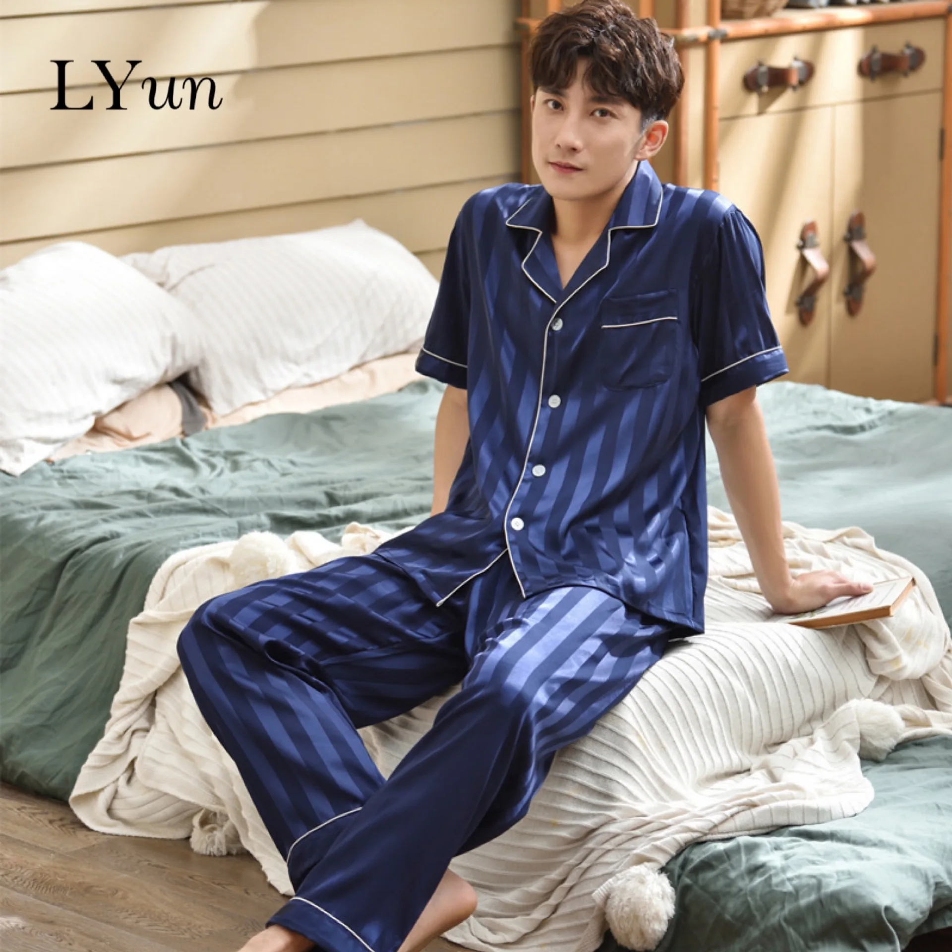 

LYun Summer men's short-sleeved pajamas two-piece set ice silk trousers home service satin stripes casual pajamas set XXXL