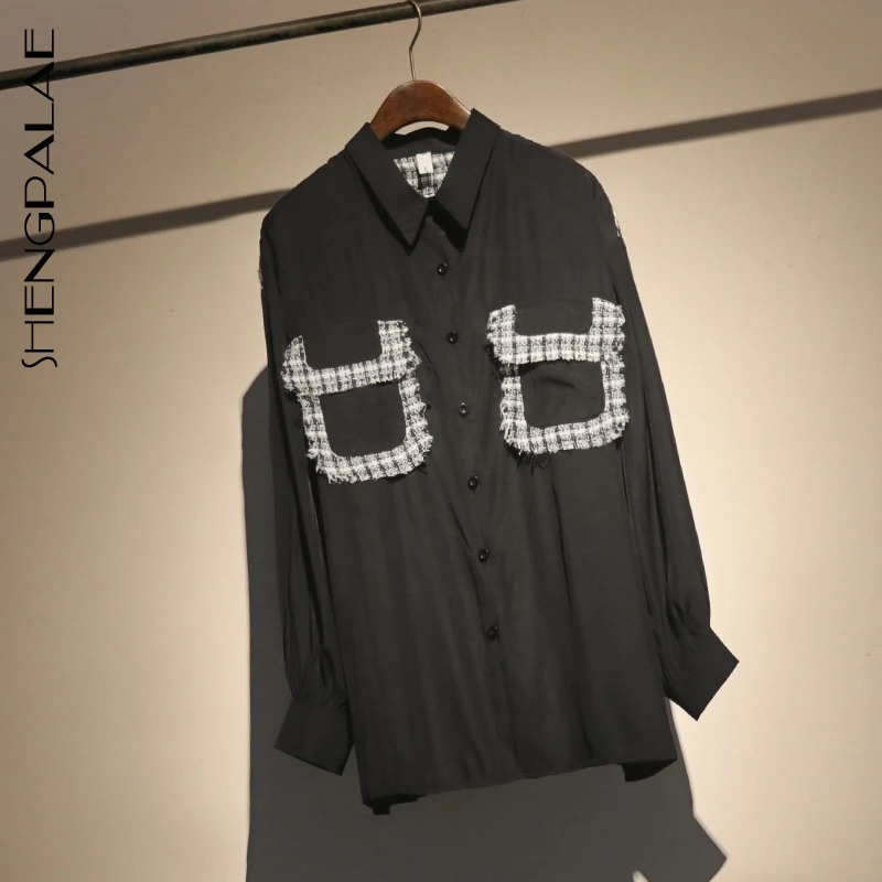 

SHENGPALAE Autumn Winter 2019 Pockets Lace Turn-down Collar Long Sleeve Loose Shirt Women Vintage Style Temperament Blouse FS644
