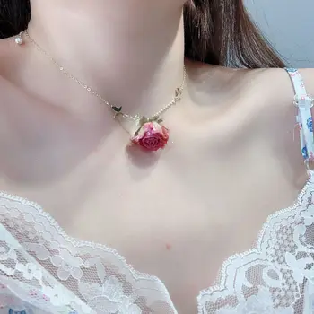 

Shiny Side New Accessories Natural Dried Flower Pendant&necklaces for Women Simple Style Gift Elegant Butterfly Necklaces