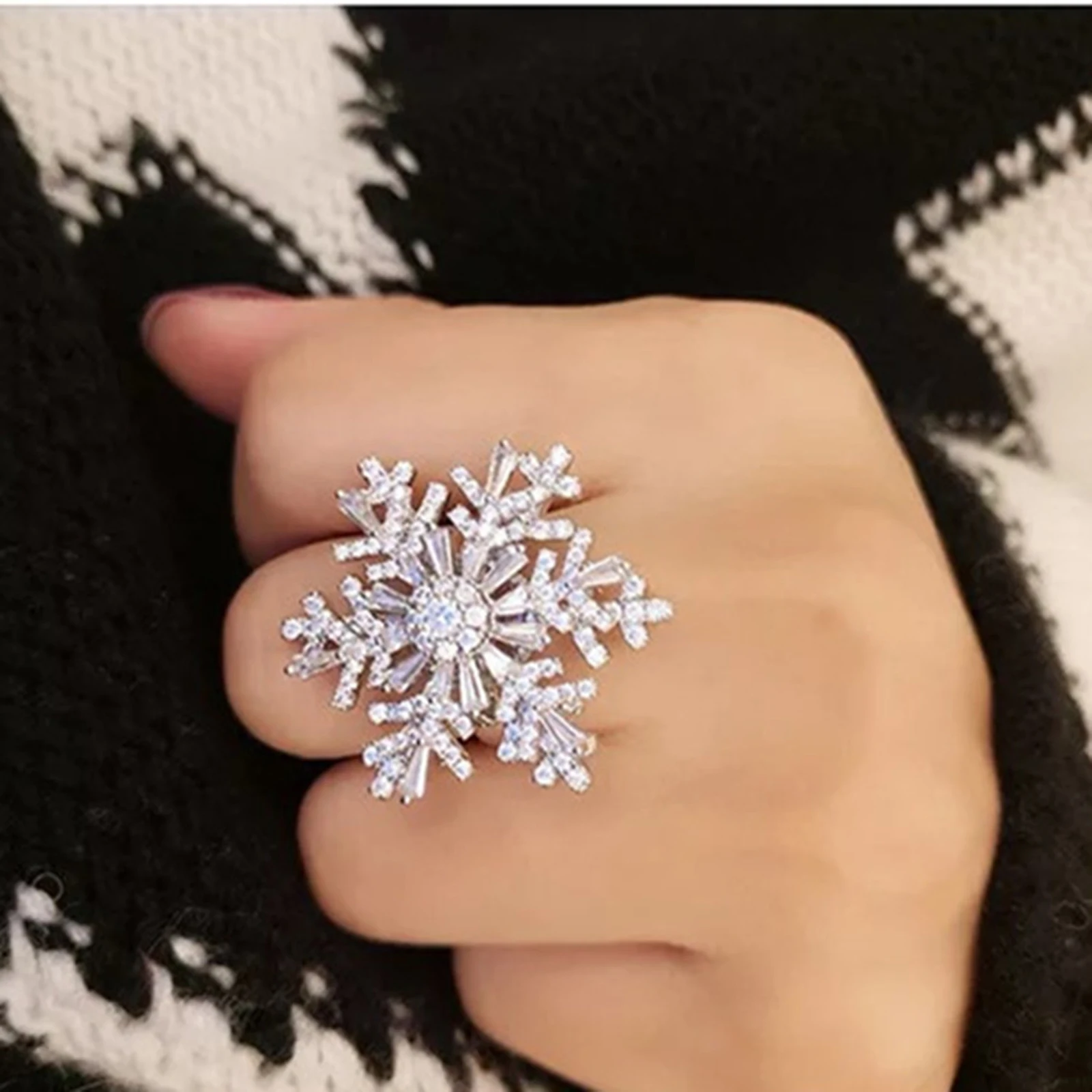 Spinning Snowflake Charm