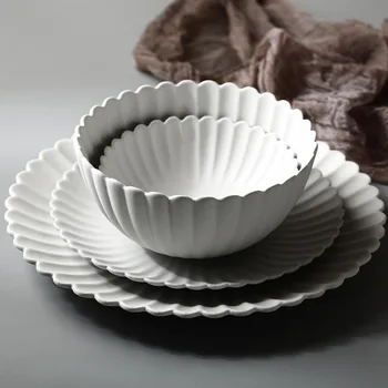 

Ceramic Frosted Disc Autumn Chrysanthemum Shape Tray Western Dish Dessert Plate Household Kitchen Tools Ceramic Japanese-style