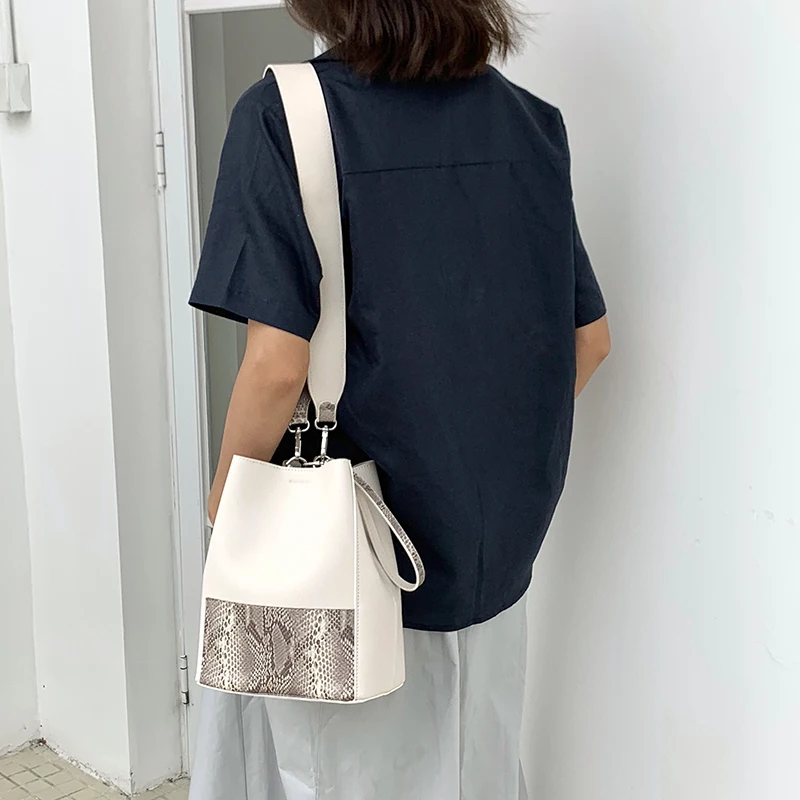 

Casual Serpentine Buckets Bag Designer Women Handbags Luxury Pu Leather Shoulder Crossbody Bags Large Capacity Totes Small Purse