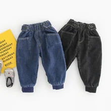Повседневные зимние джинсы для маленьких девочек; Детские утепленные вельветовые брюки; коллекция года; детские длинные брюки из потертой джинсовой ткани; S10332