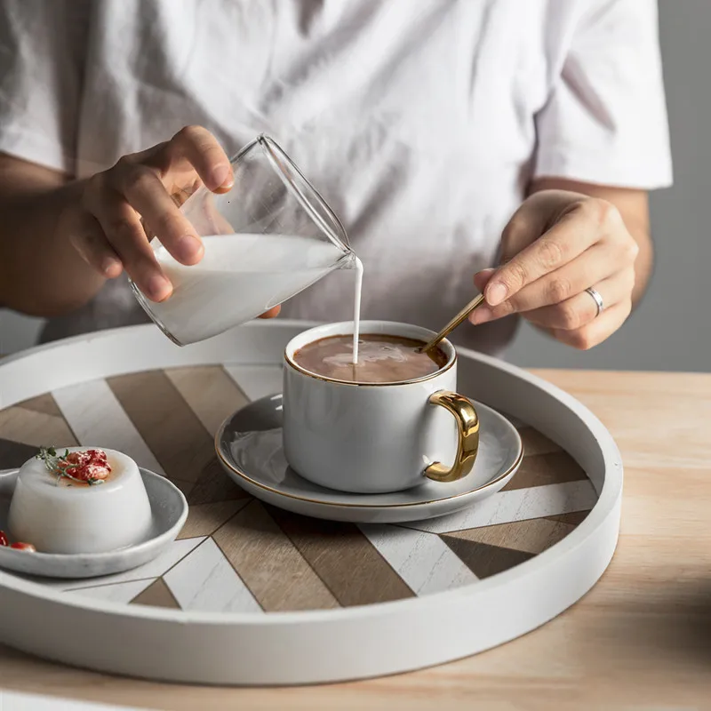 Керамическая кофейная чашка блюдца костюм Северной Европы роскошный с ложкой послеобеденный чай черный чай чашка лаконичный Пномпень чашка
