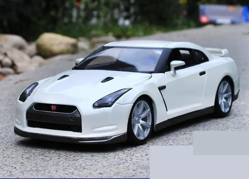 

Ant 1:18 Diecast Car Toy Model Car fast and furious Bimei Kasang GTR model speed and passion simulation alloy car model